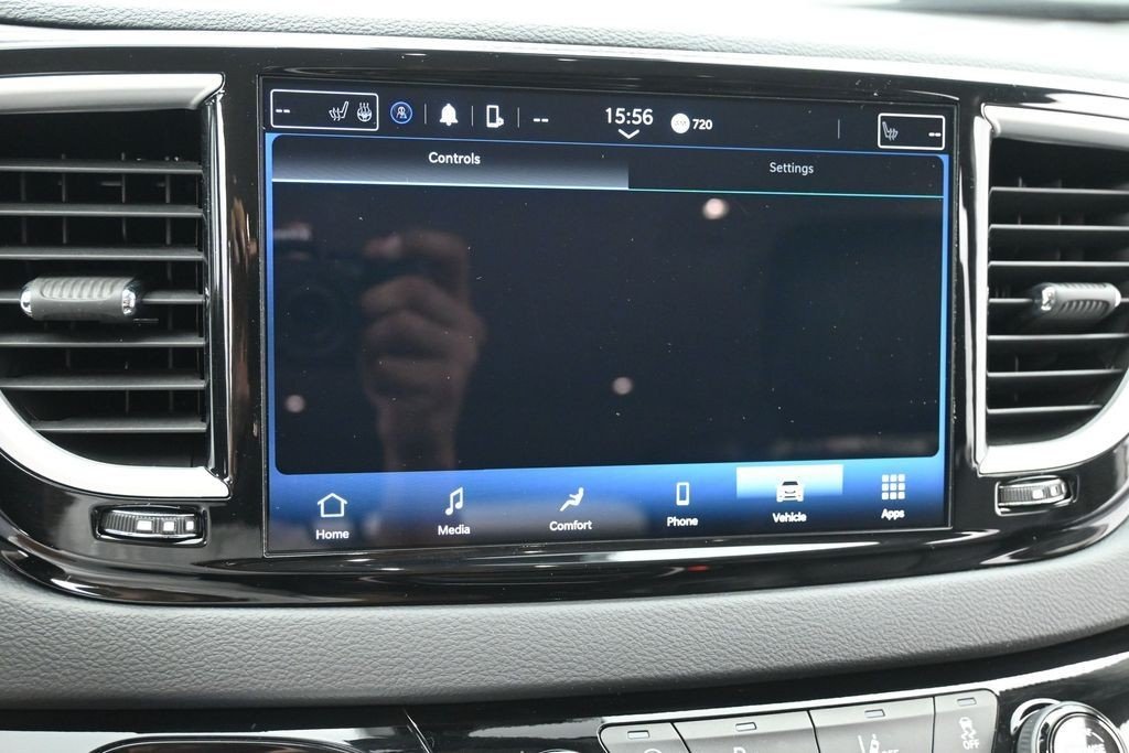 Used 2024 Silver Mist Clearcoat Chrysler Touring L FWD image 11