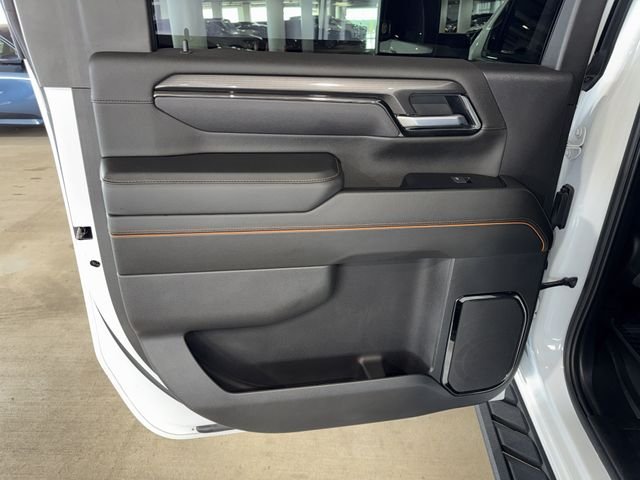 Used 2025 Summit White GMC AT4 image 18