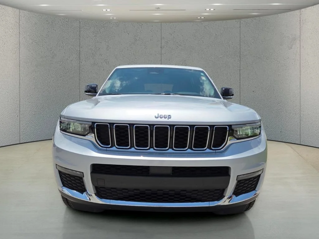 Certified Used 2023 Silver Zynith Jeep Limited image 12