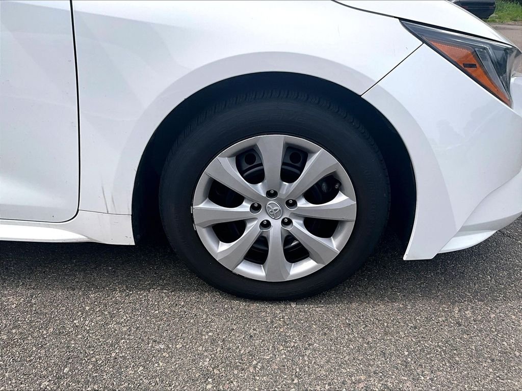 Used 2023 White Toyota LE image 7