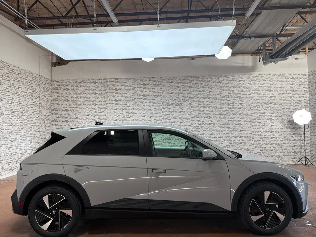 New 2027 Cyber Gray Hyundai SE image 8