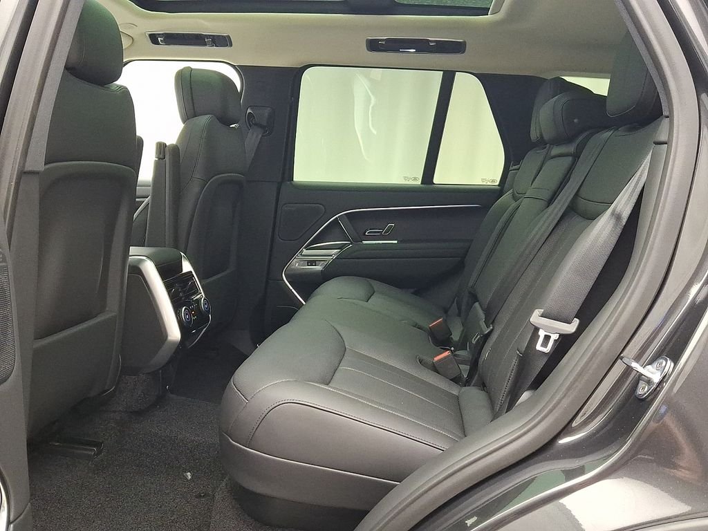New 2026 Carpathian Grey Land Rover SE image 6