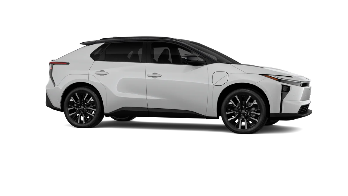 New 2027 Wind Chill Pearl with Midnight Black Metallic roof Toyota Limited image 13