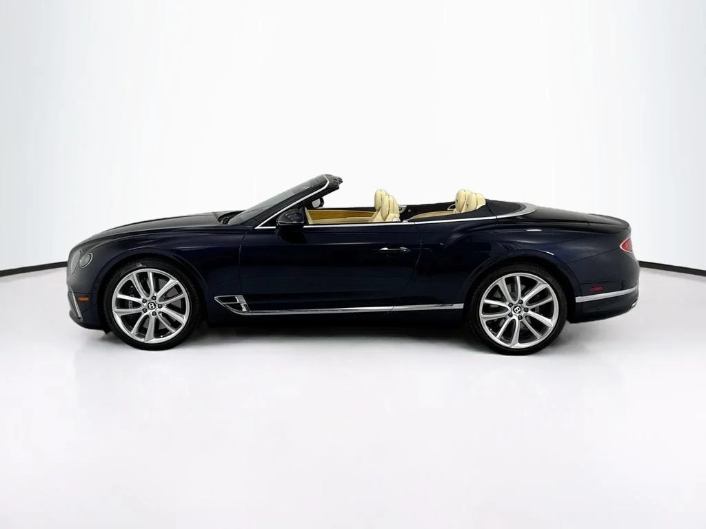 Used 2021  Bentley V8 image 8
