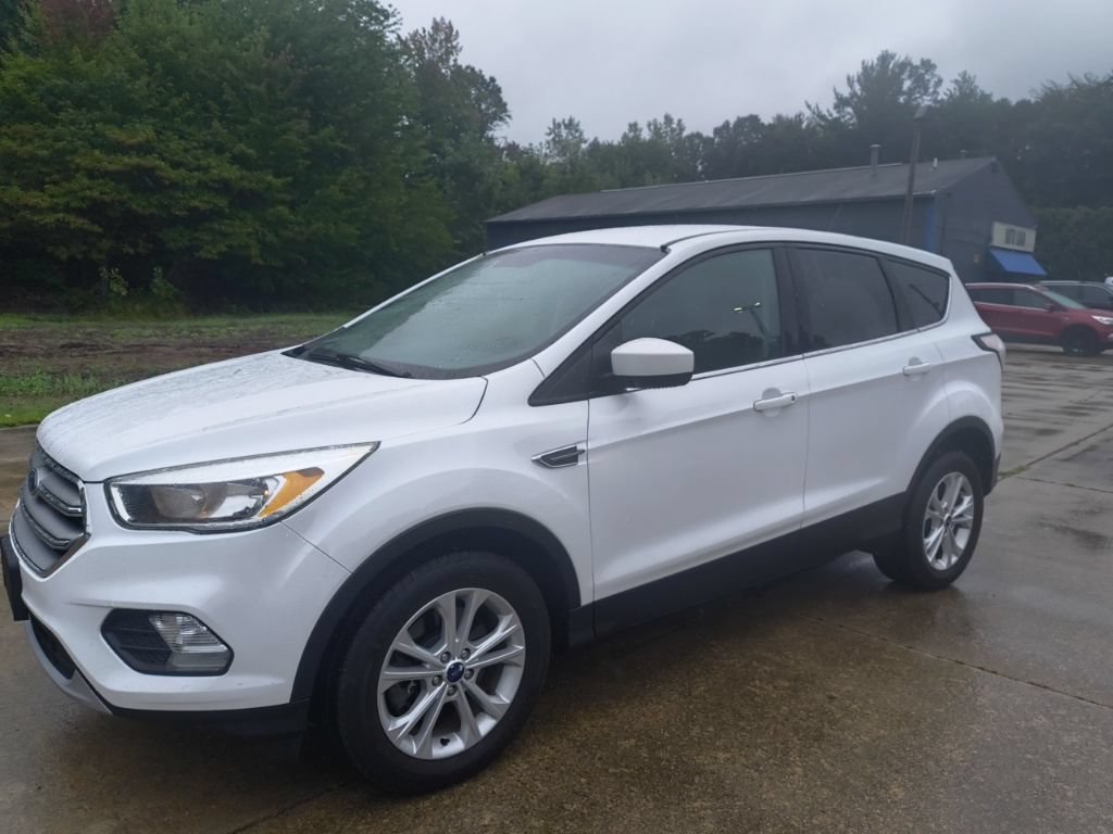 Used 2017 White Ford SE image 1