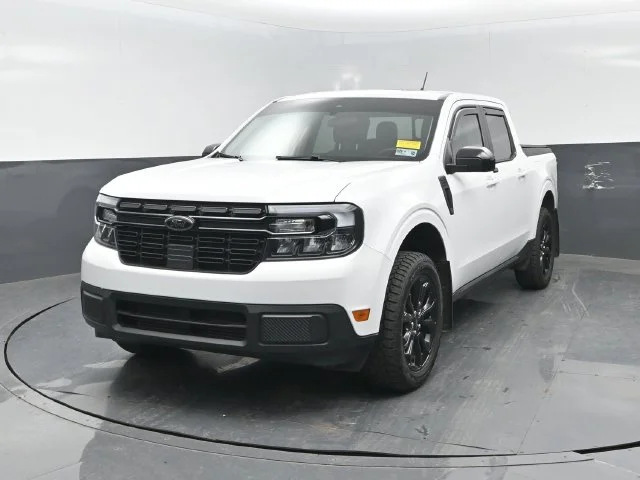 Certified Used 2024 Oxford White Ford Lariat image 24