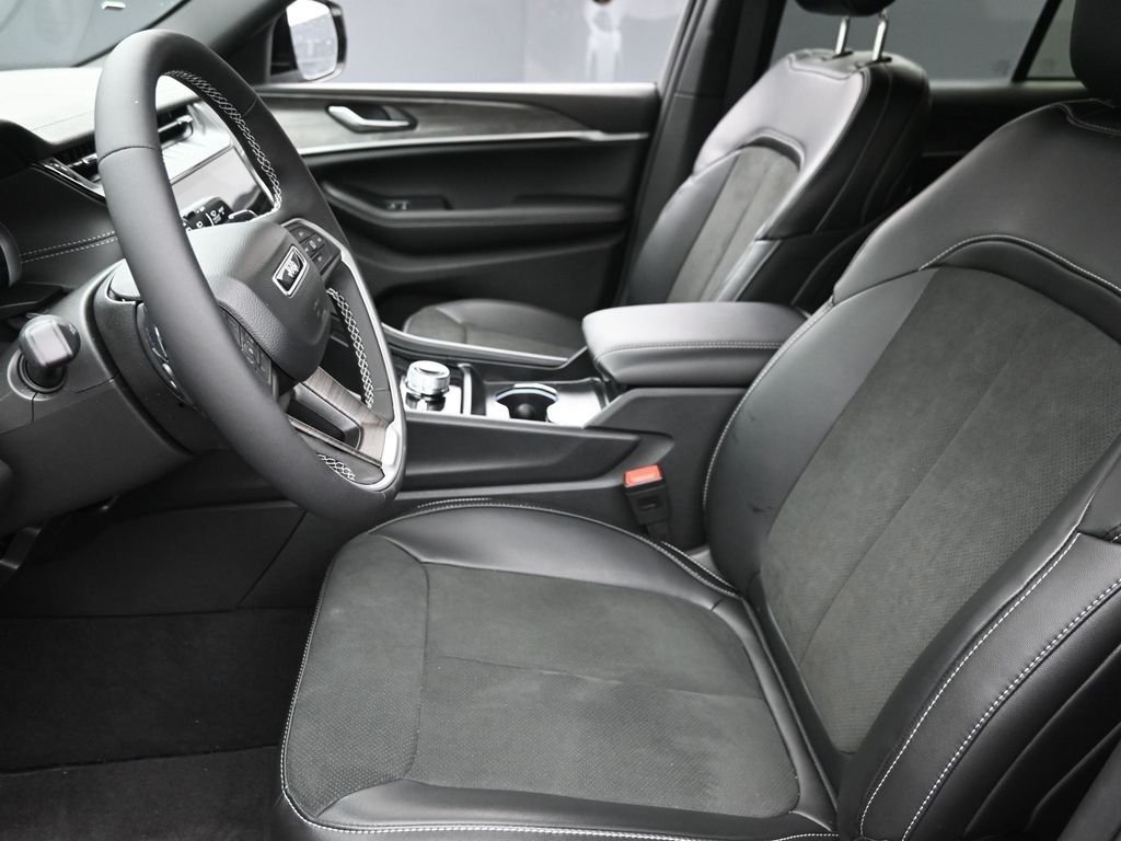 2026 Jeep Grand Cherokee Laredo - Photo 15
