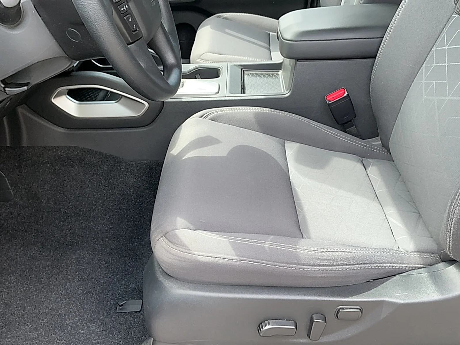 Used 2025 Gun Metallic Nissan King Cab SV 4x2 image 13