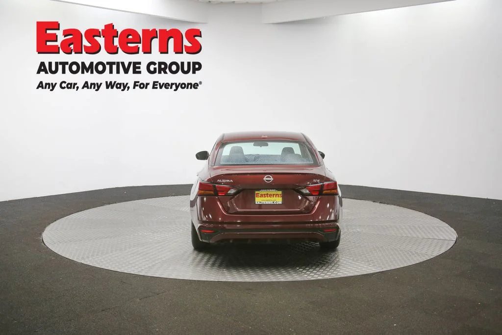 Used 2023 Red Nissan 2.5 SV image 35