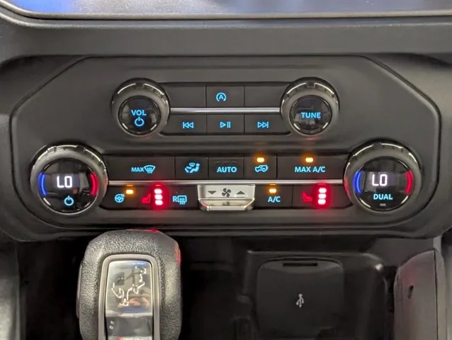 New 2026 Shadow Black Ford Badlands image 35
