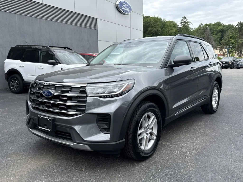 Used 2025 Carbonized Gray Metallic Ford Active image 6