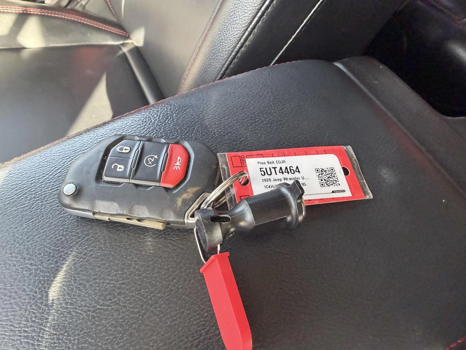 Used 2020 Black Clearcoat Jeep Recon image 11