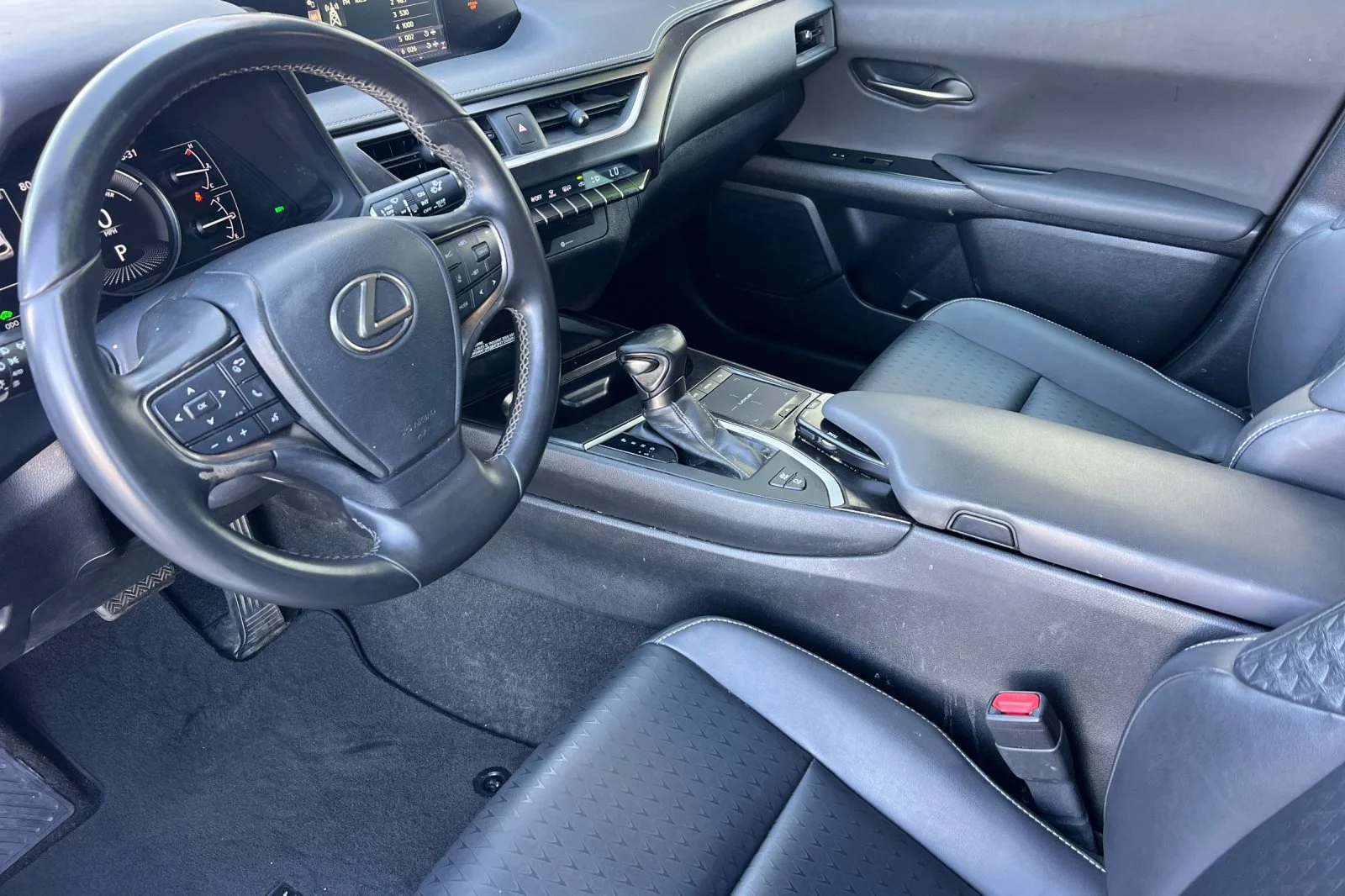 Used 2022 White Lexus 250h Base image 10