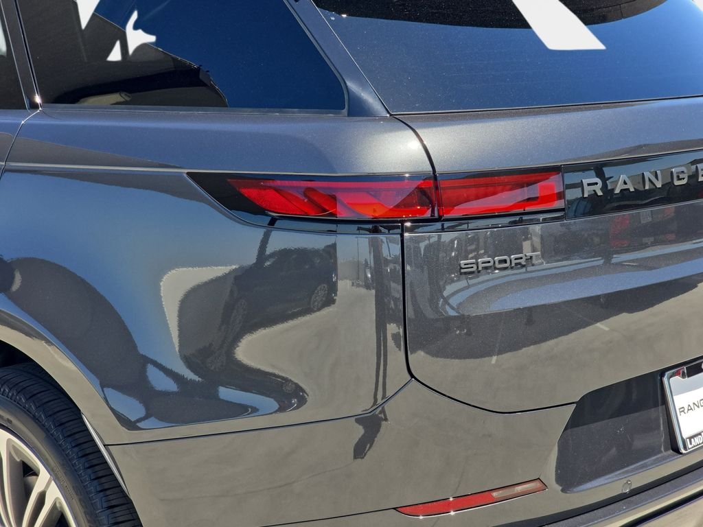 New 2026 Carpathian Grey Land Rover Dynamic SE image 36