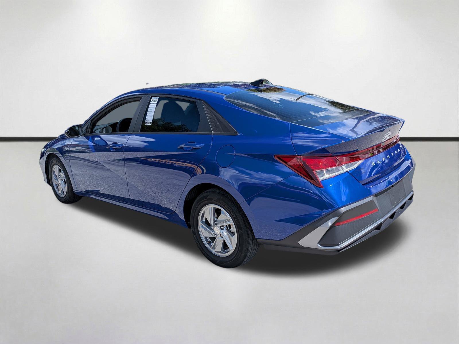 2024 Hyundai Elantra SE - Photo 6