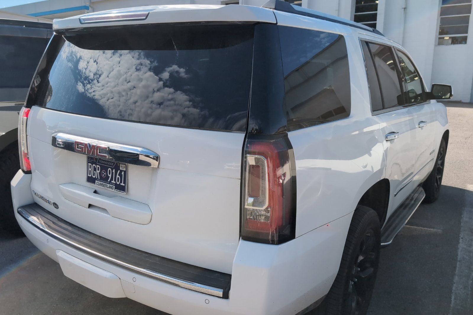 Used 2019 SUMMIT WHITE GMC Denali image 6