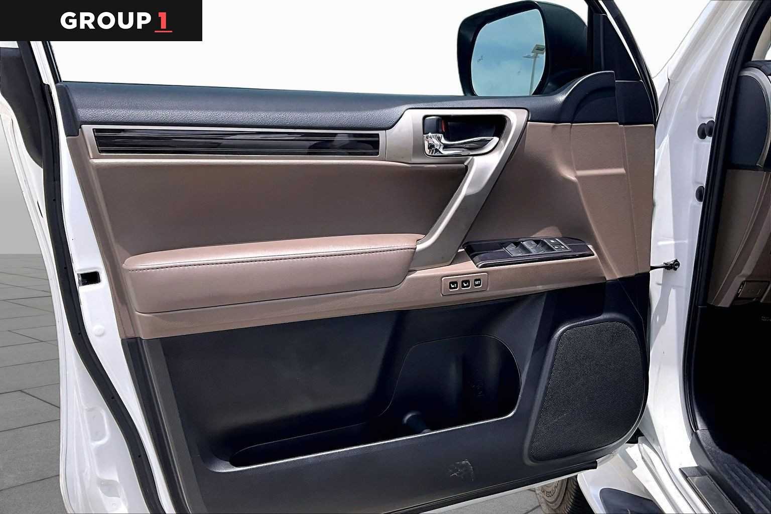 Used 2020 Starfire Pearl Lexus Premium image 19
