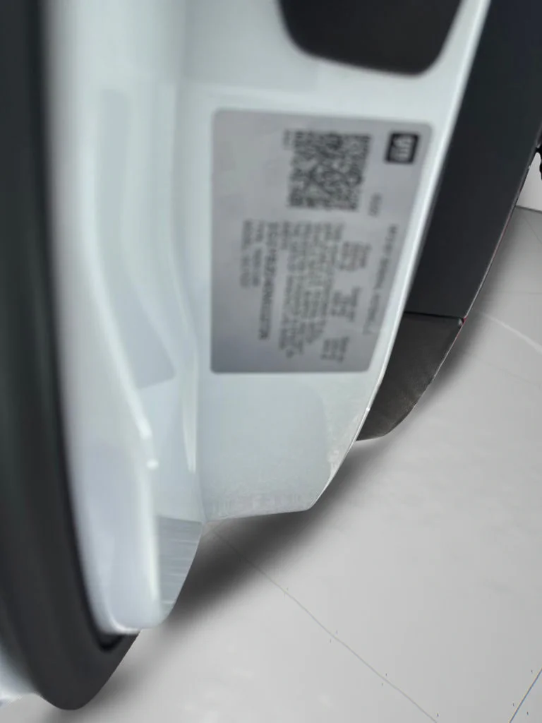 Used 2022 Arctic White Chevrolet 2LT image 21