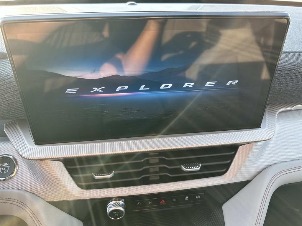 New 2026 Vapor Blue Ford Active image 18