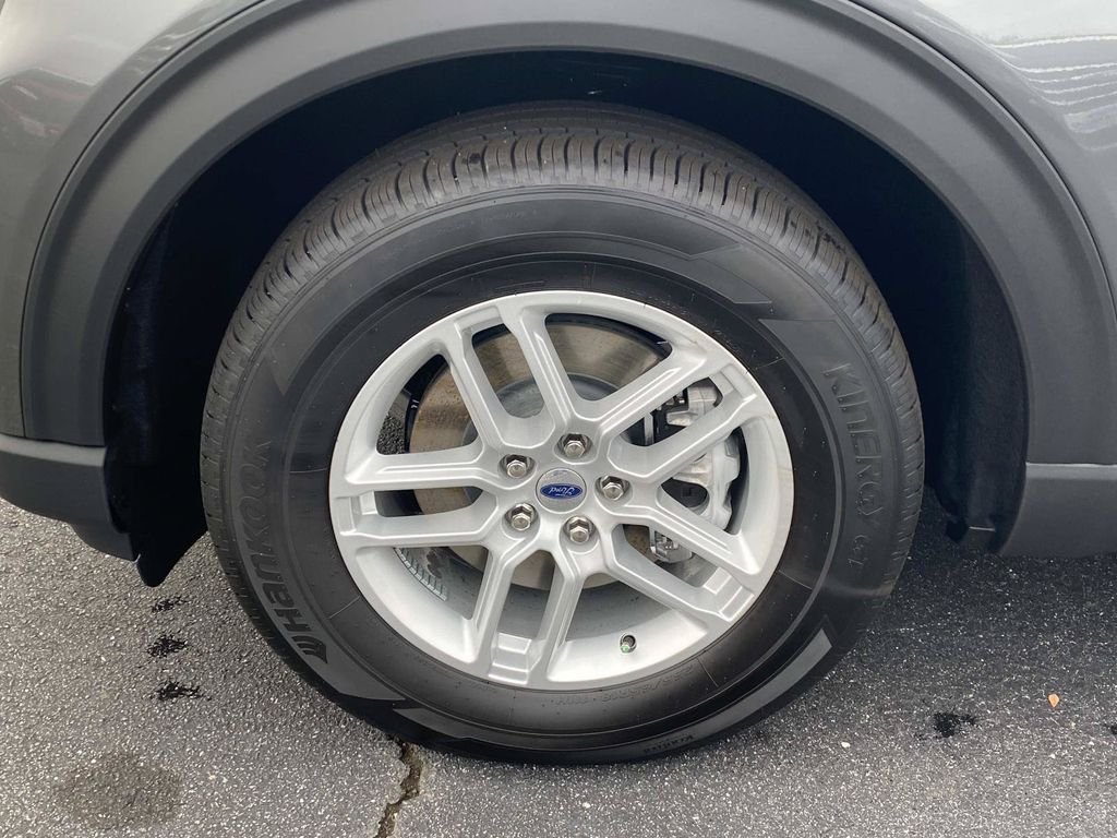 New 2026 Carbonized Gray Metallic Ford Active image 8