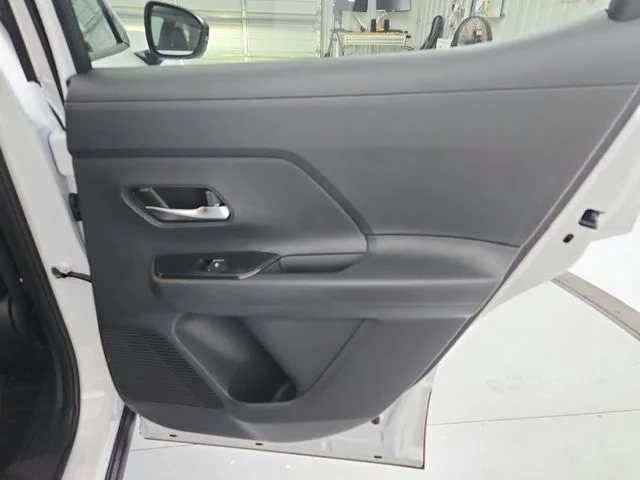 New 2026 White Nissan SR image 37