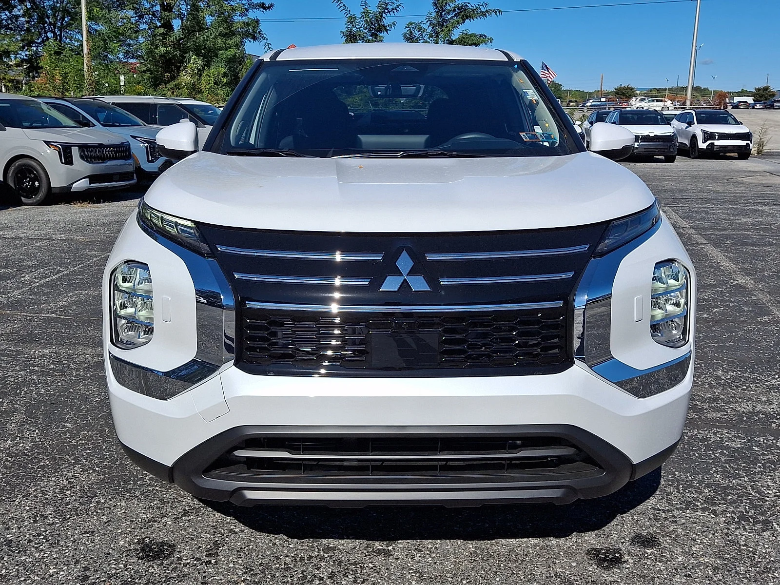 New 2026 White Mitsubishi ES image 3