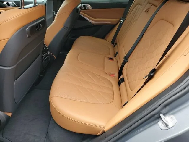 Used 2025 Gray BMW xDrive40i image 22