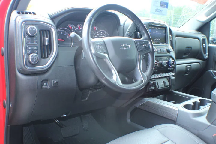 Used 2022 RED HOT Chevrolet LTZ image 8