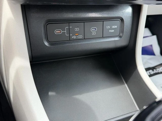 Used 2026 White Hyundai SEL image 18