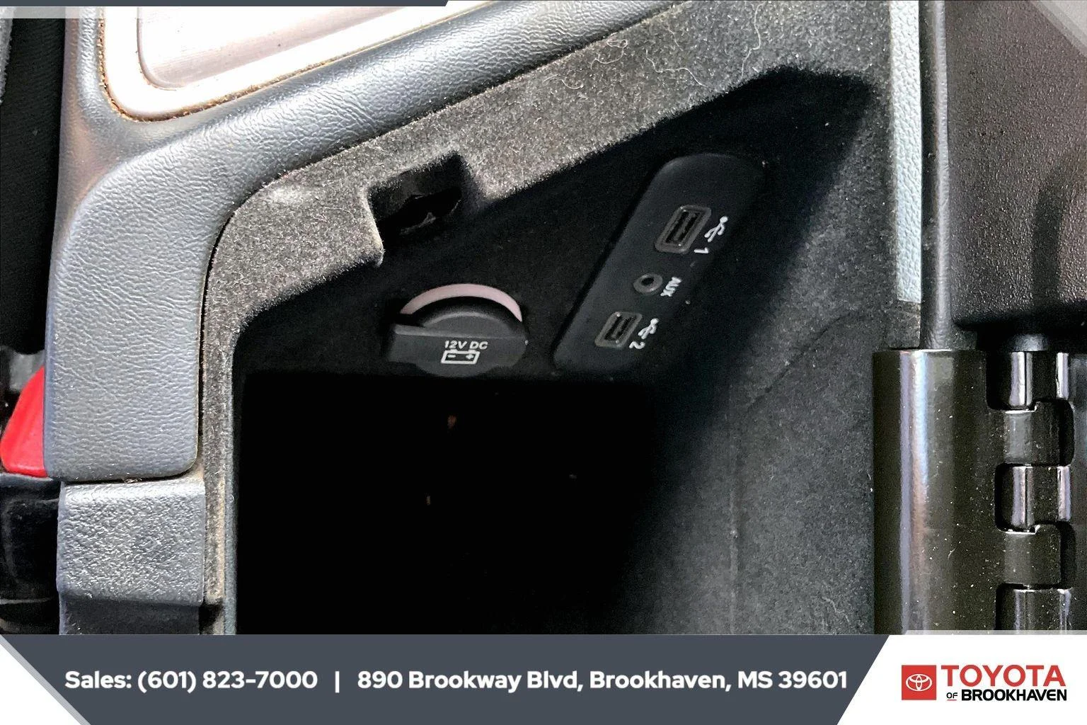 Used 2022 Pitch Black Clearcoat Dodge SXT image 23
