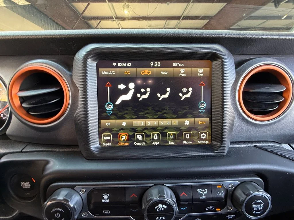 Used 2023 Gray Jeep Mojave image 21