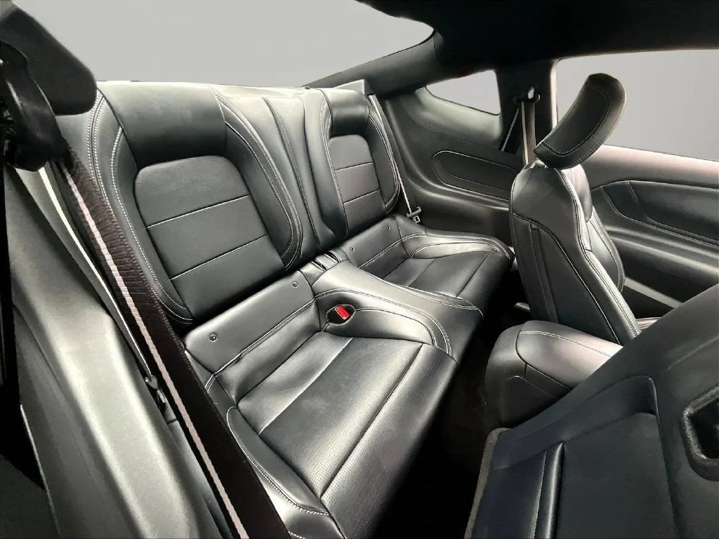 Used 2025 Oxford White Ford GT Premium image 27