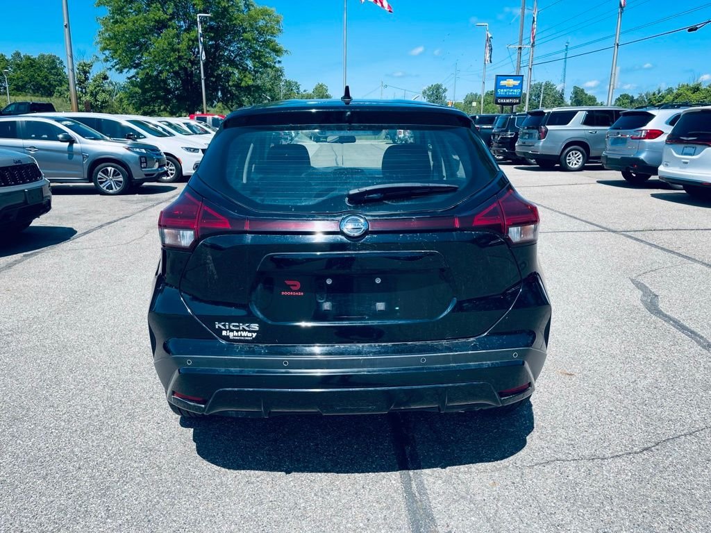 Used 2021 Black Nissan S image 5