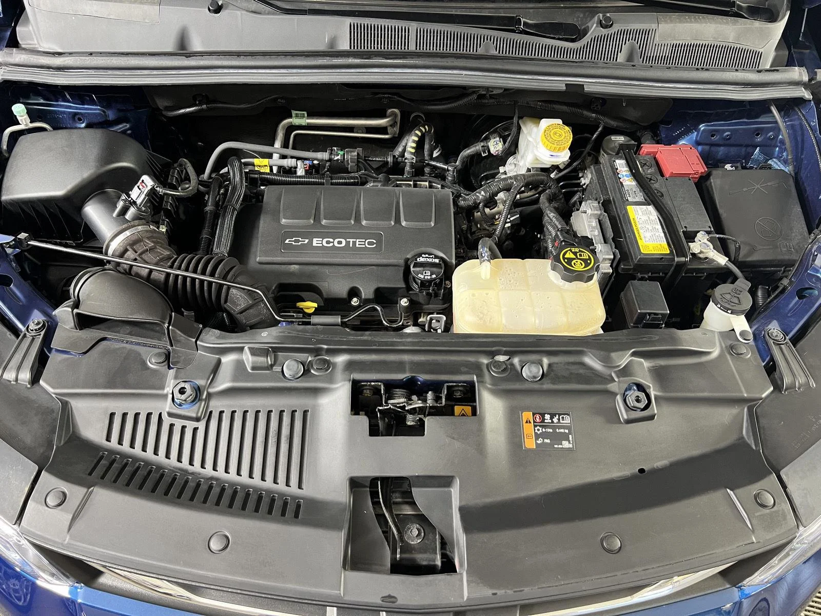 Used 2019 Pacific Blue Metallic Chevrolet Premier image 39