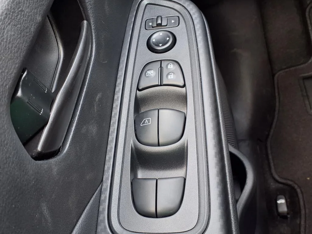 2025 Nissan Versa Sedan S - Photo 17