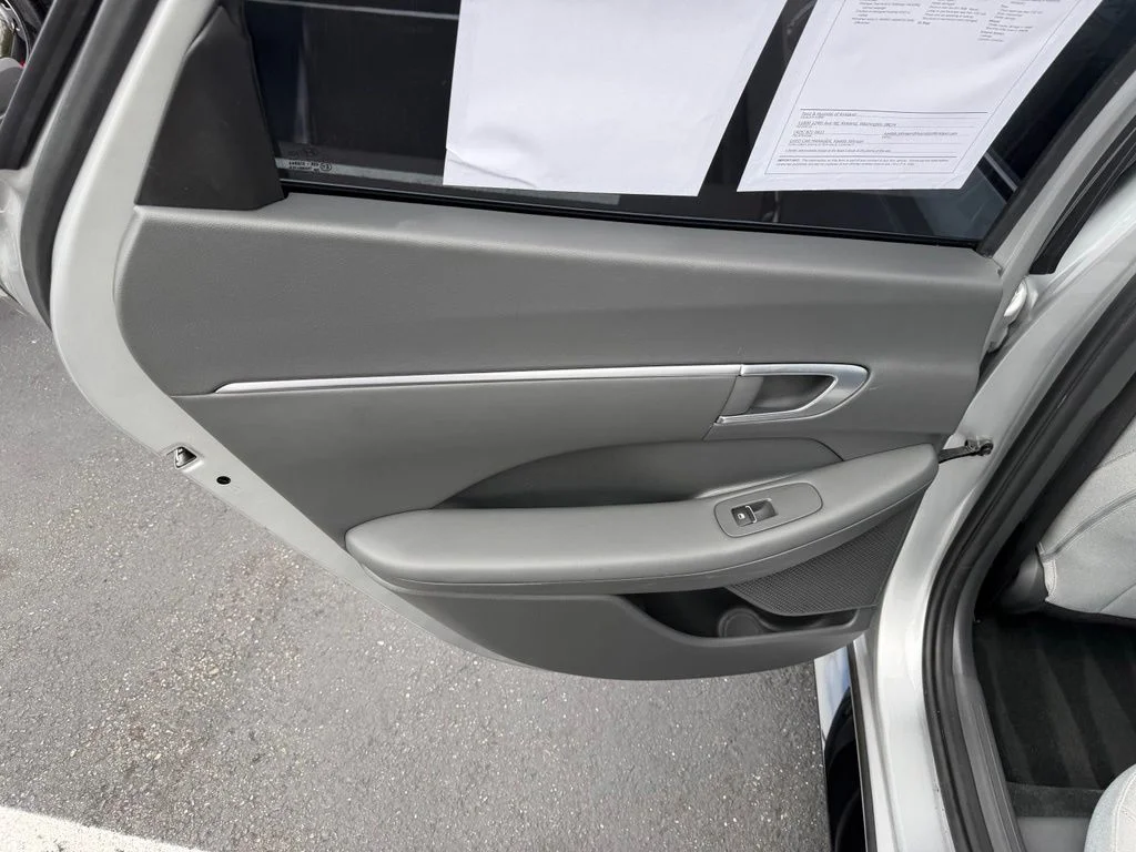 Used 2021 Shimmering Silver Pearl Hyundai SEL image 14