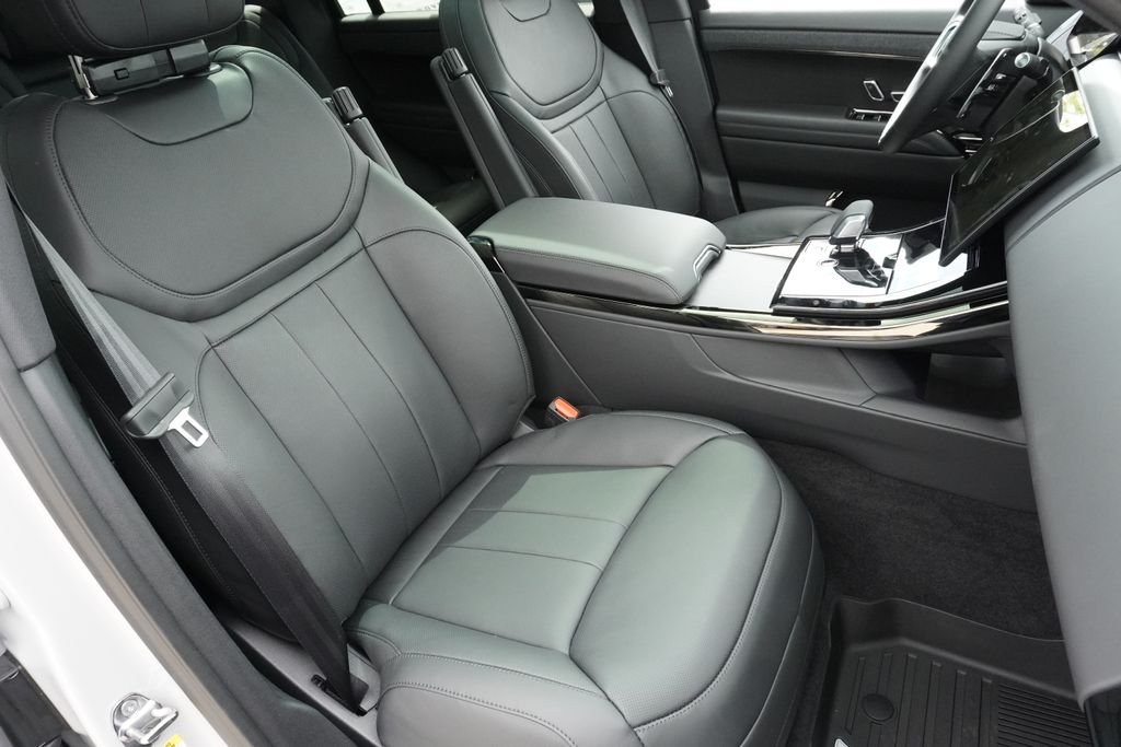 New 2026 Borasco Grey Land Rover SE image 24
