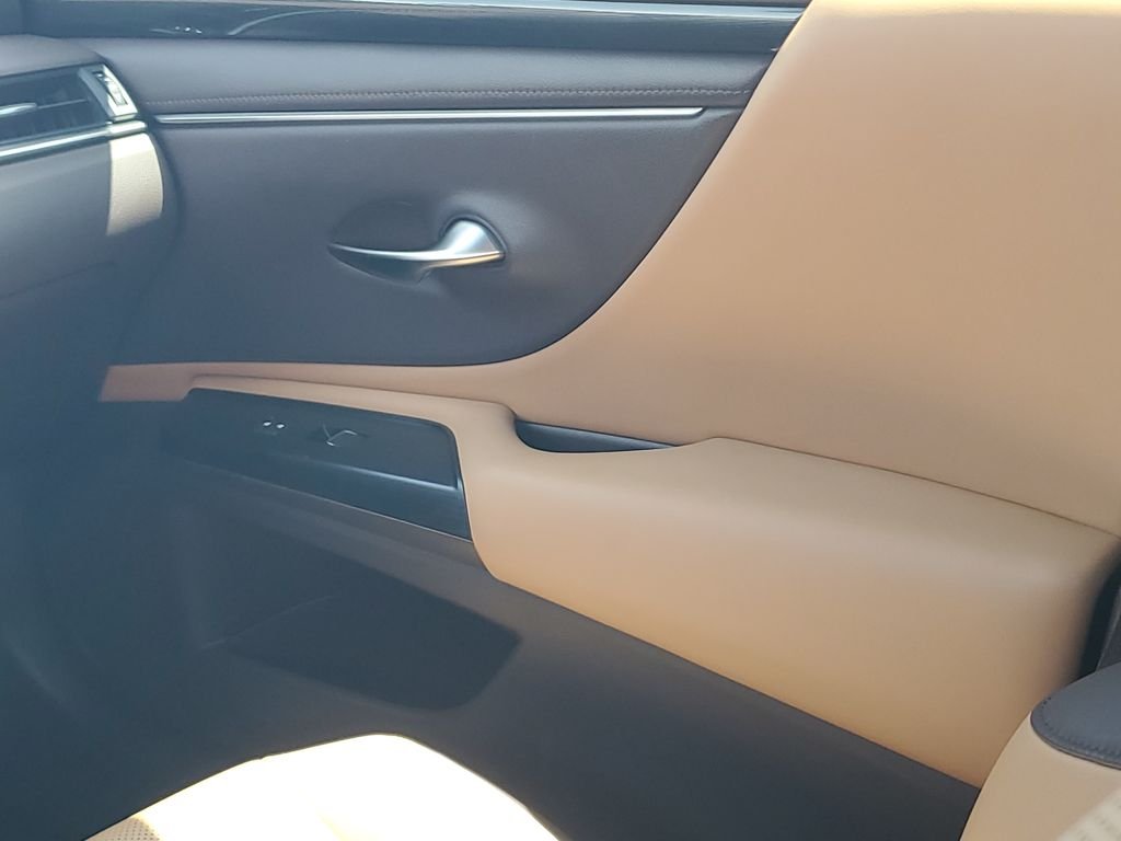 Used 2021 Black Lexus 350 image 12