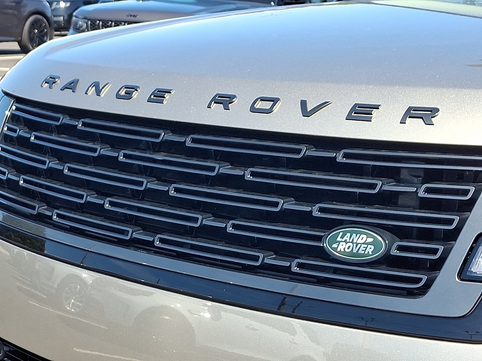 Used 2023 Lantau Bronze Metallic   1Dp Land Rover SE image 40