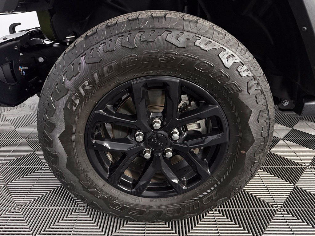 Used 2023 Green Jeep Sport image 12