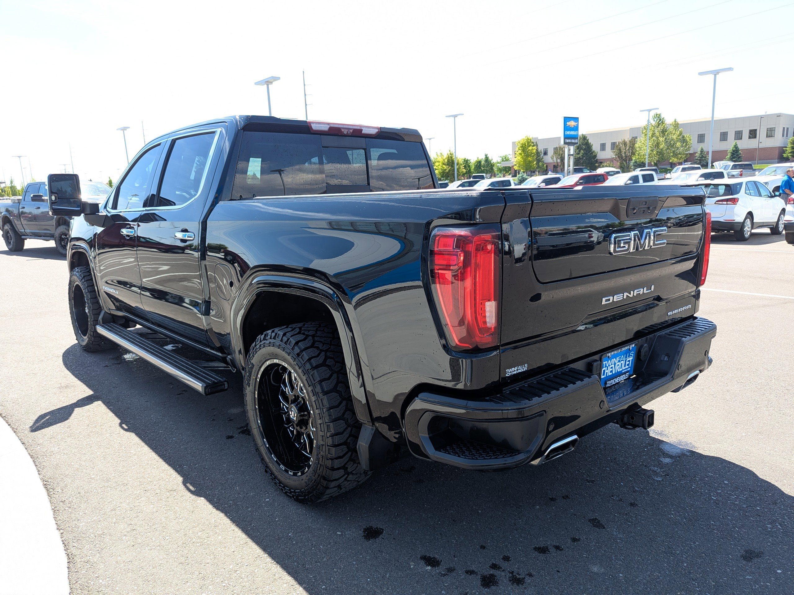 Used 2021 Black GMC Denali image 37