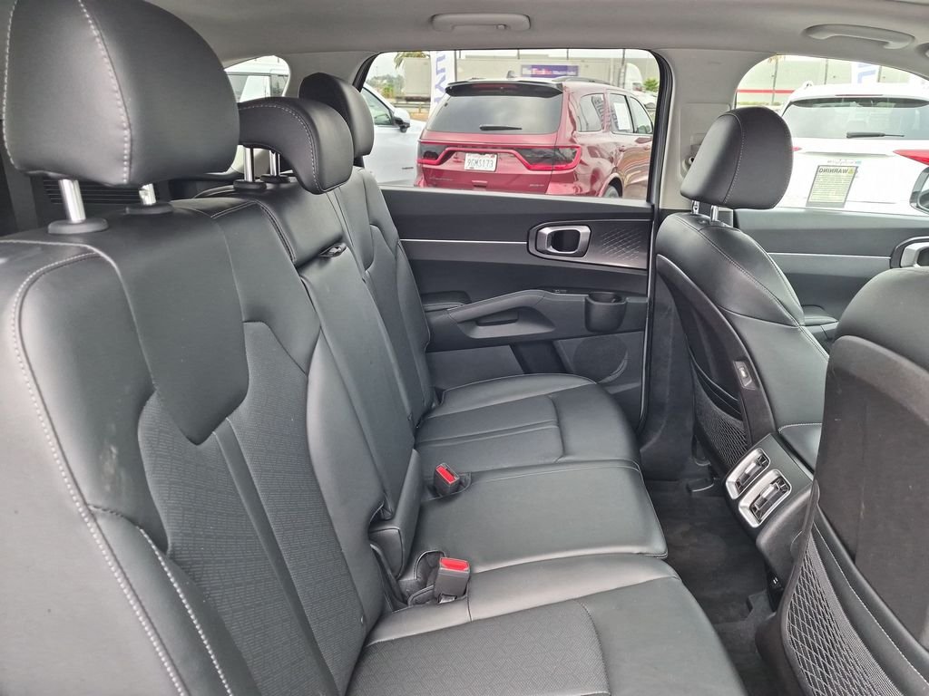 2021 Kia Sorento S - Photo 30