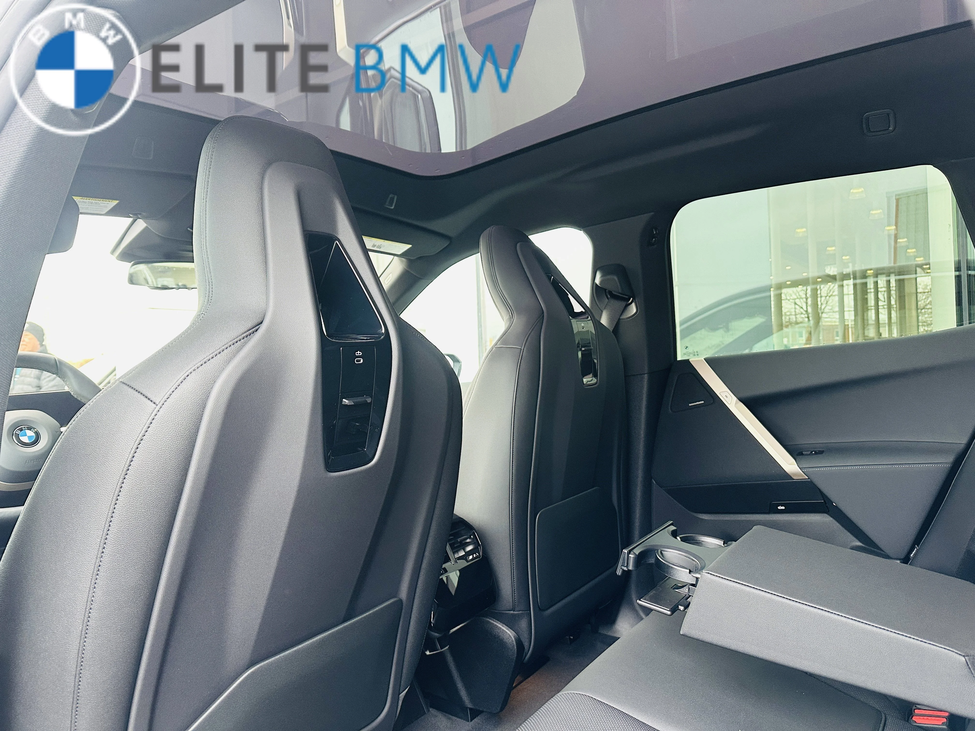 Used 2026 BLACK SAPPHIRE METALLIC BMW XDRIVE60 image 25