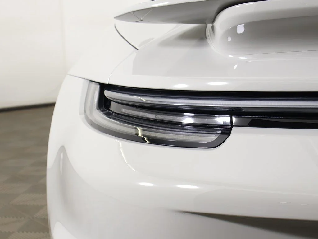 Used 2023 Chalk Porsche Turbo image 17