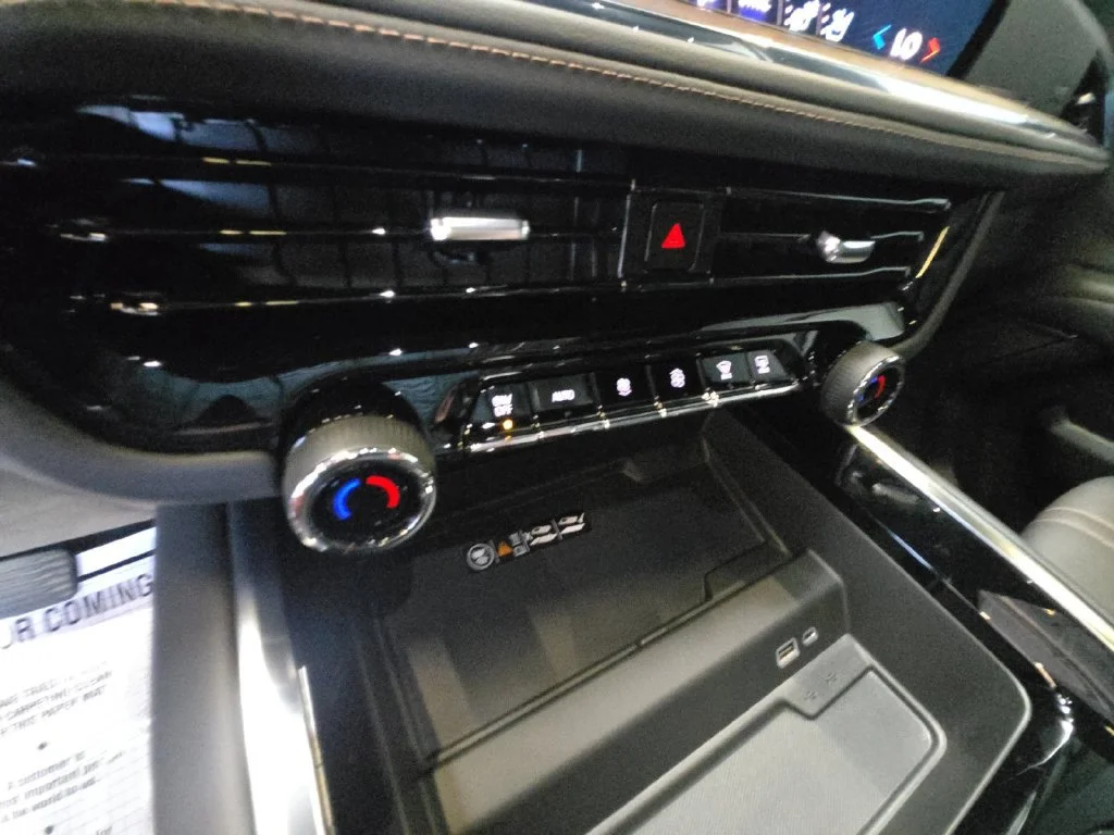 Used 2026 Black Chevrolet High Country image 23