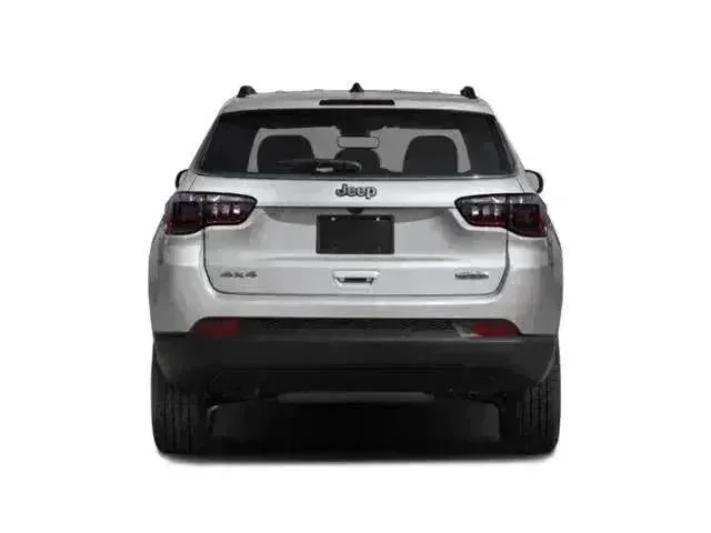 New 2026 Diamond Black Crystal Pearlcoat Jeep Limited image 5