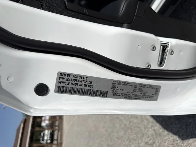 New 2026 Bright White Clearcoat Jeep Latitude image 32