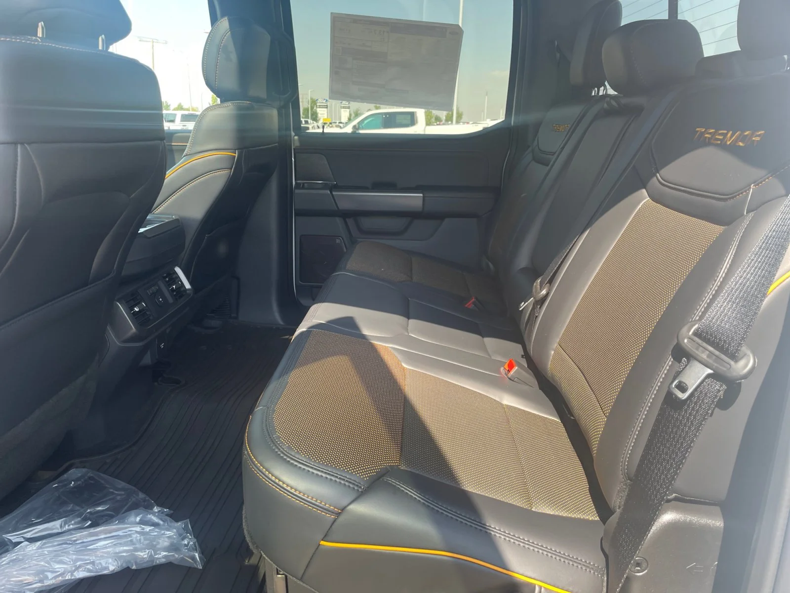 New 2026 Oxford White Ford Tremor image 19
