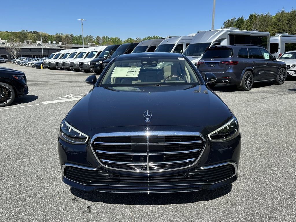 New 2026 Nautical Blue Metallic Mercedes-Benz S 580e image 3