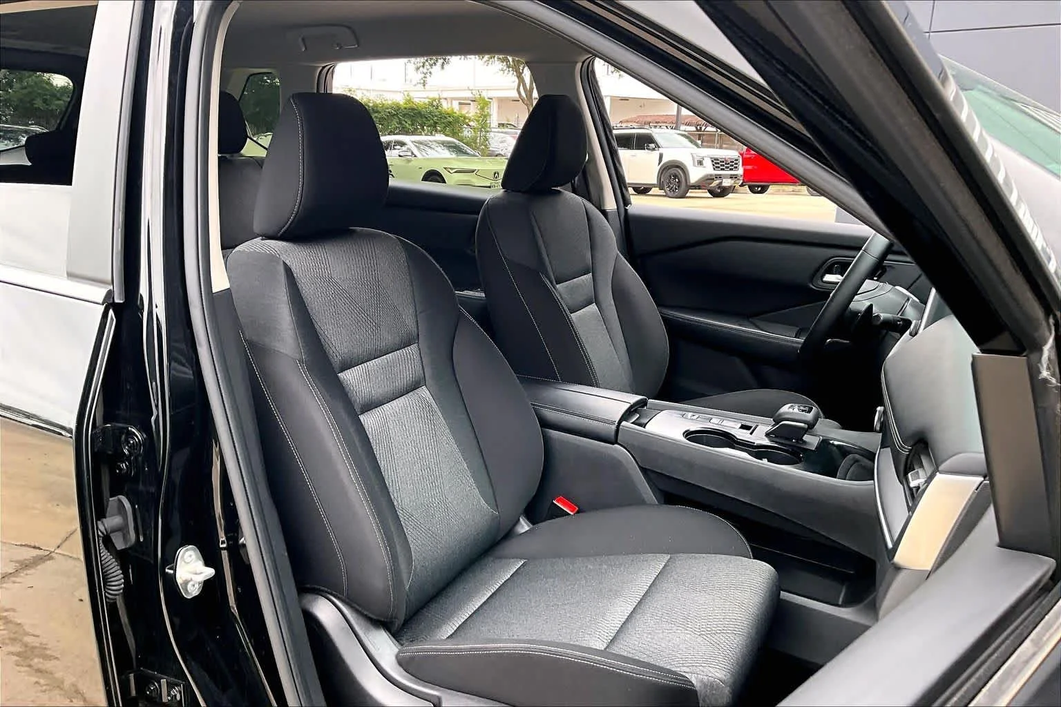 Used 2025 Super Black Nissan SV image 9